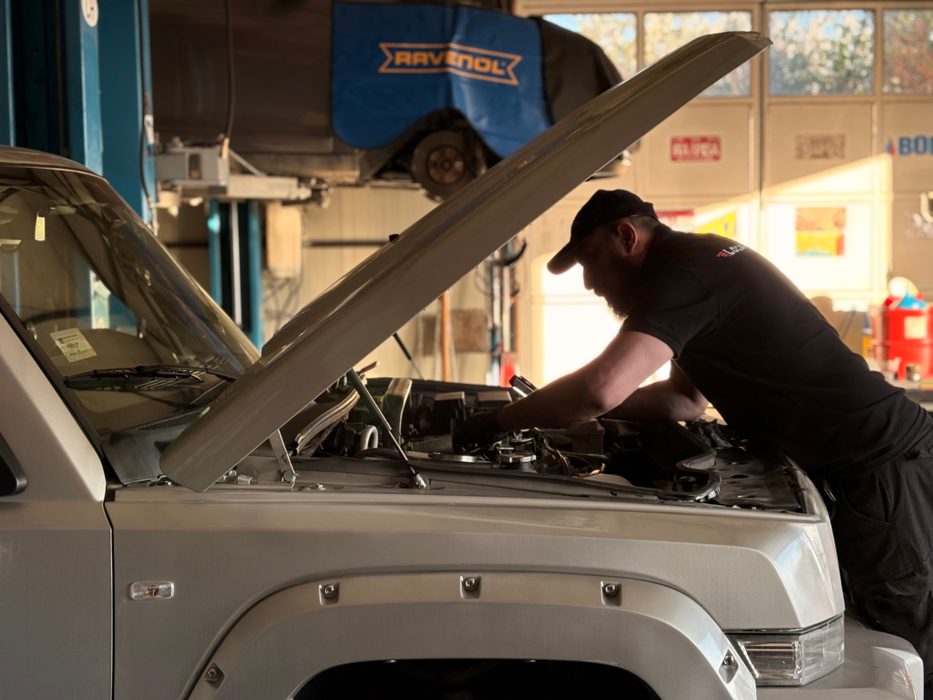 auto servis, mali servis jeep
